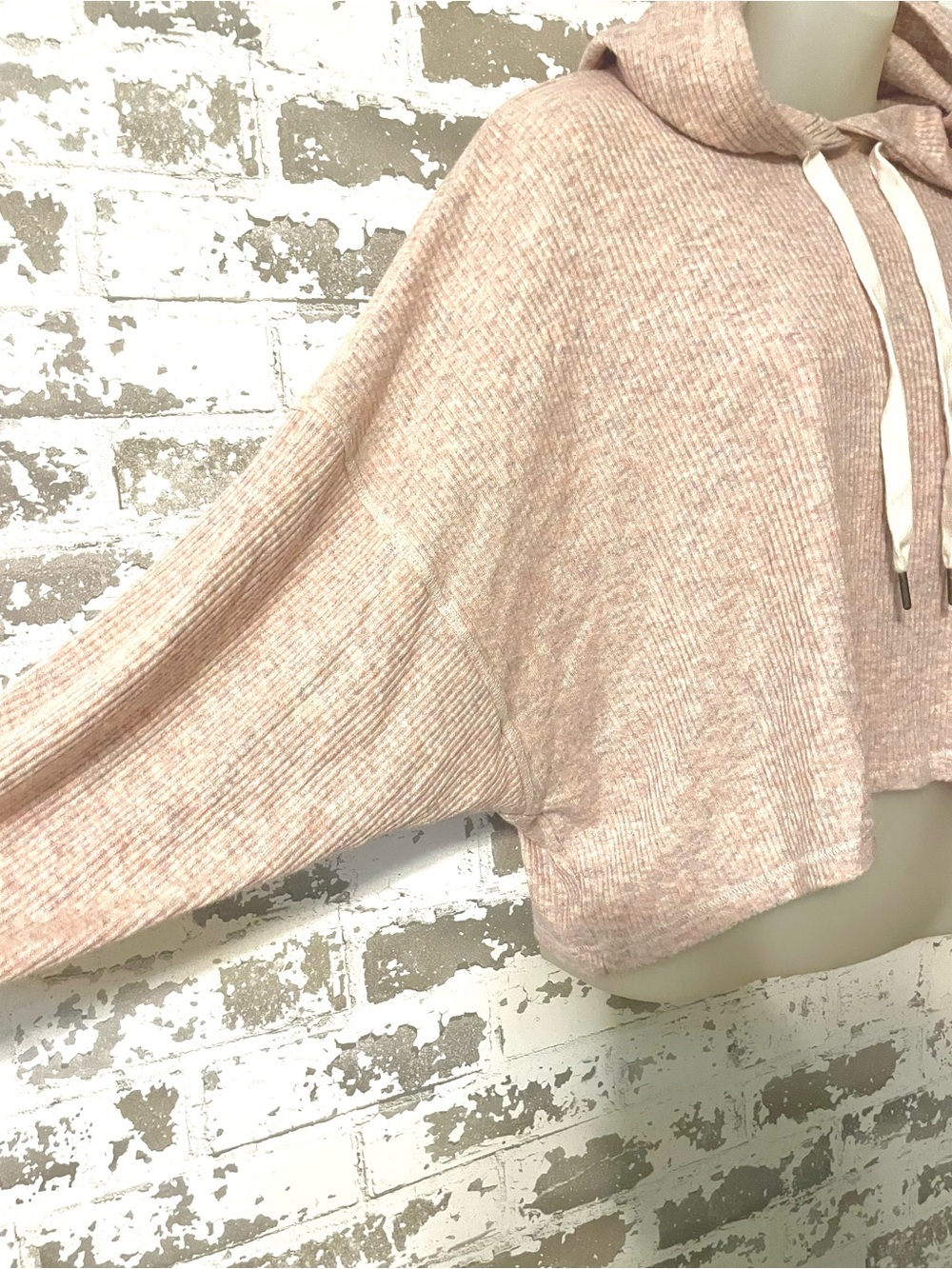 Lea & Viola Cropped Hoodie Ribbed Knit Pink Heart Soft Oversized M - Picture 4 of 8